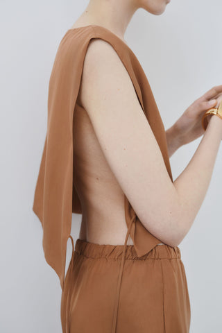 HERTH Ariel silk crop top in Earth, crafted in Italy from GOTS-certified organic silk. Available at ASSOLUTO boutique.